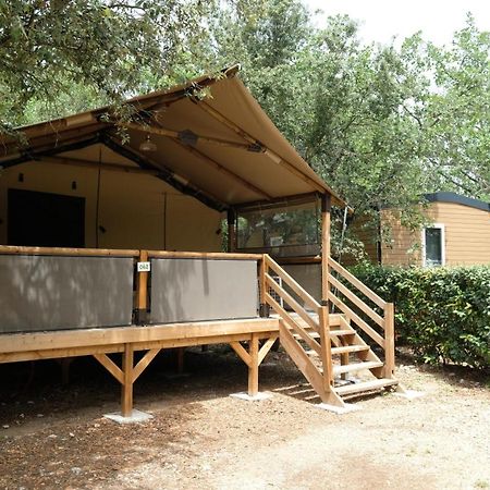 Domaine Les Chenes Blancs Hotel Saint-Saturnin-d'Apt Exterior foto