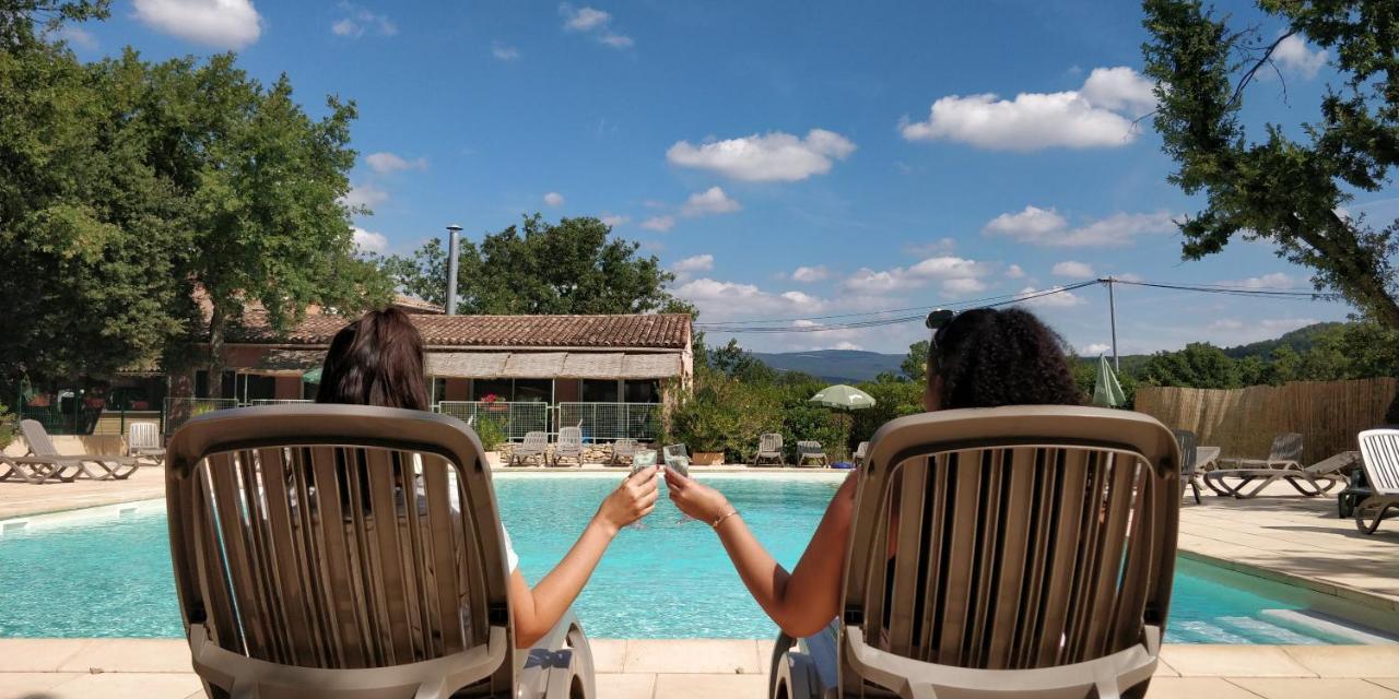 Domaine Les Chenes Blancs Hotel Saint-Saturnin-d'Apt Exterior foto