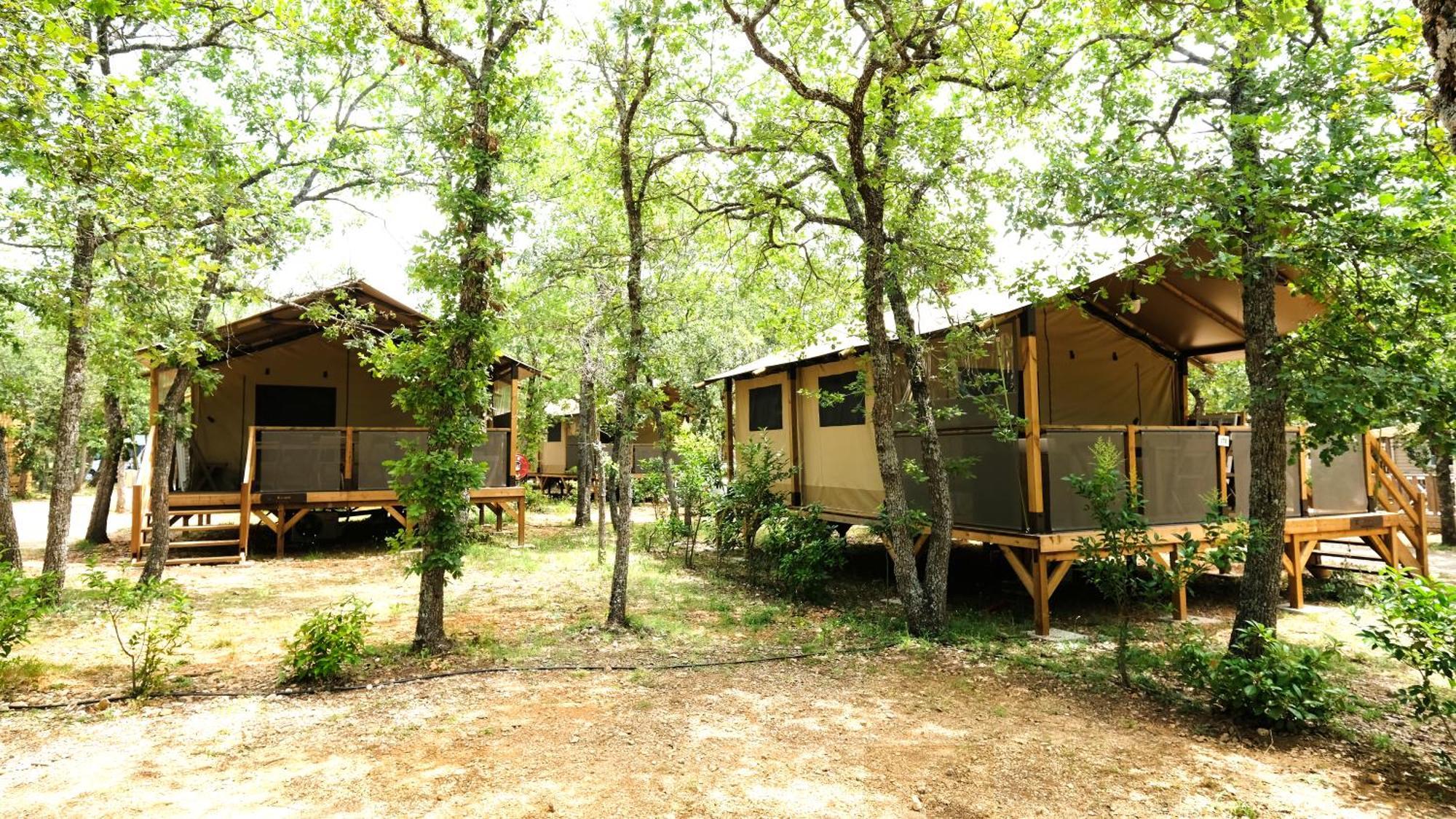 Domaine Les Chenes Blancs Hotel Saint-Saturnin-d'Apt Exterior foto