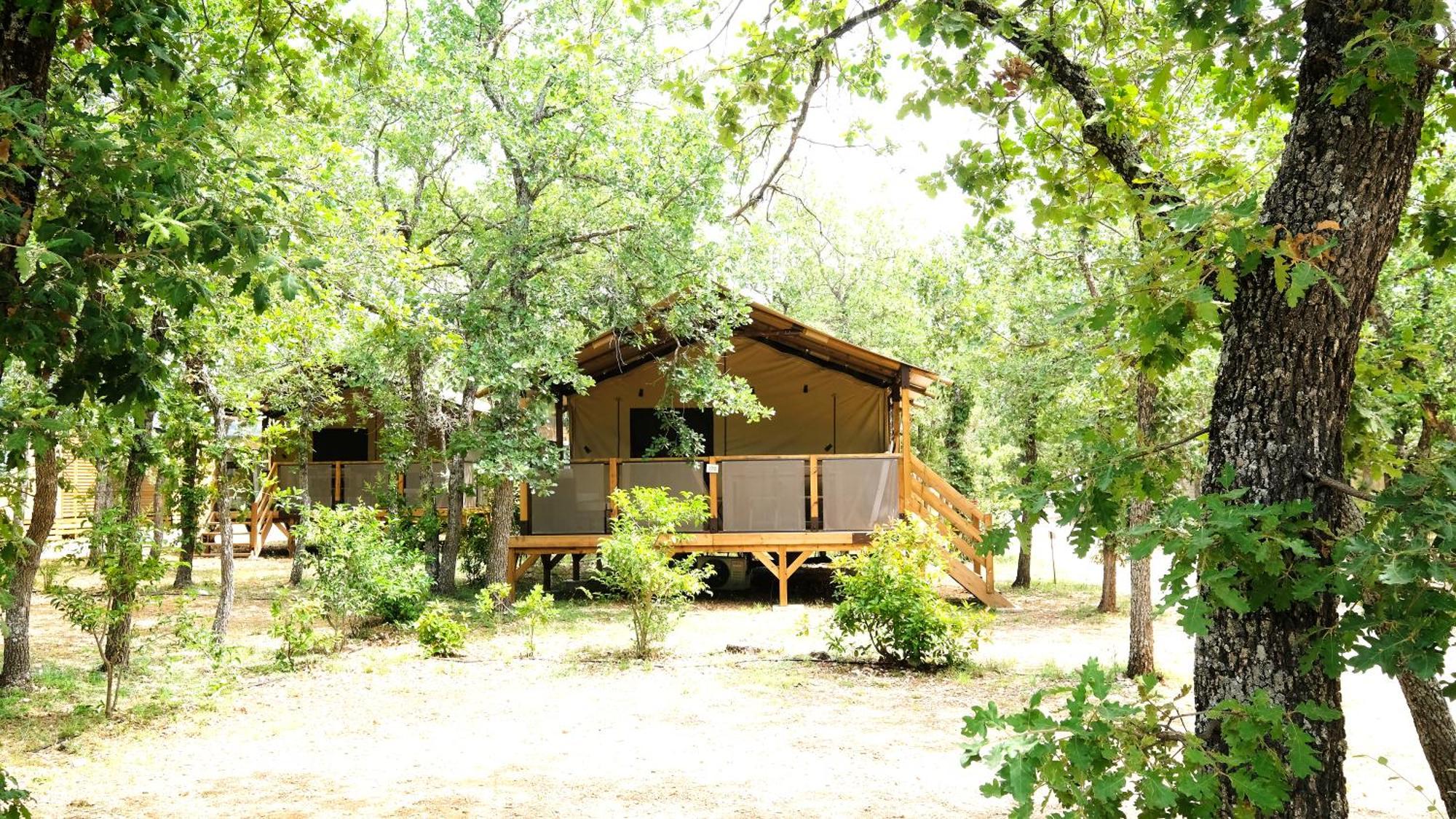 Domaine Les Chenes Blancs Hotel Saint-Saturnin-d'Apt Exterior foto